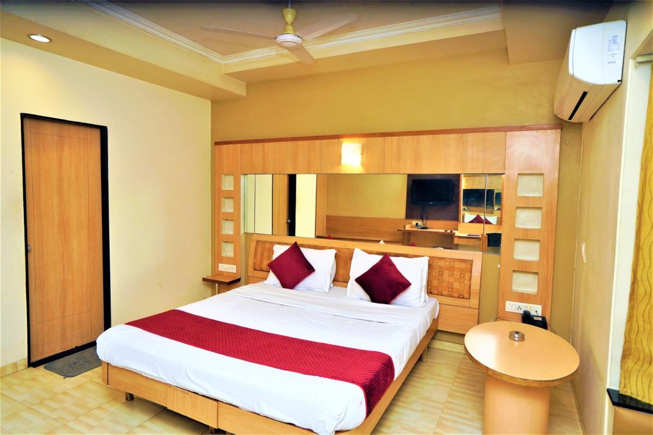 New Hotel Europa Inn Раджкот Экстерьер фото