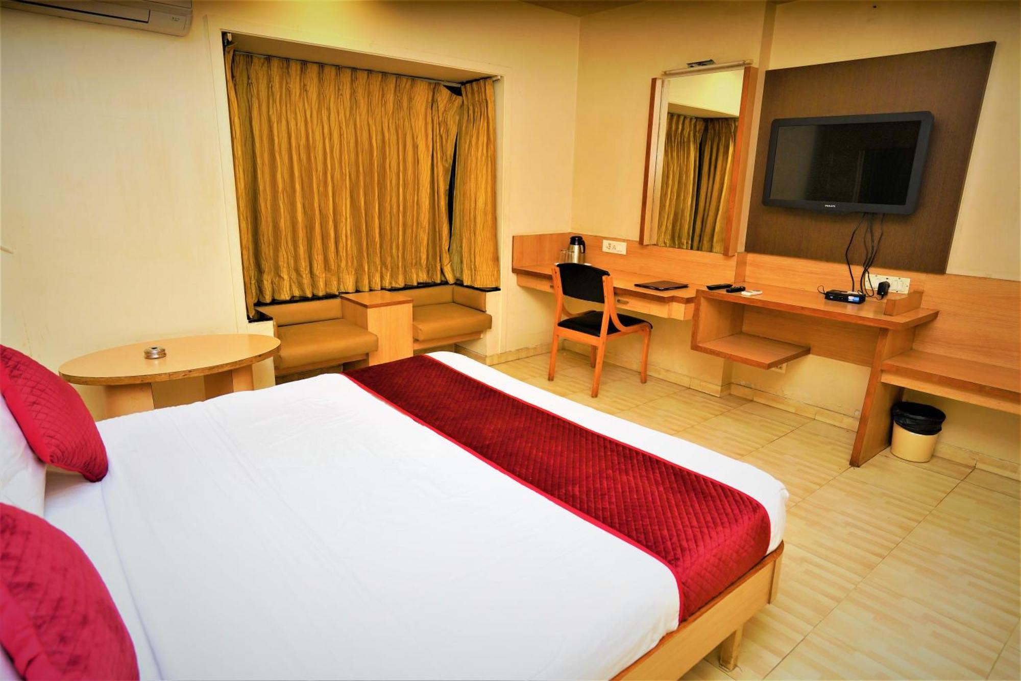 New Hotel Europa Inn Раджкот Экстерьер фото